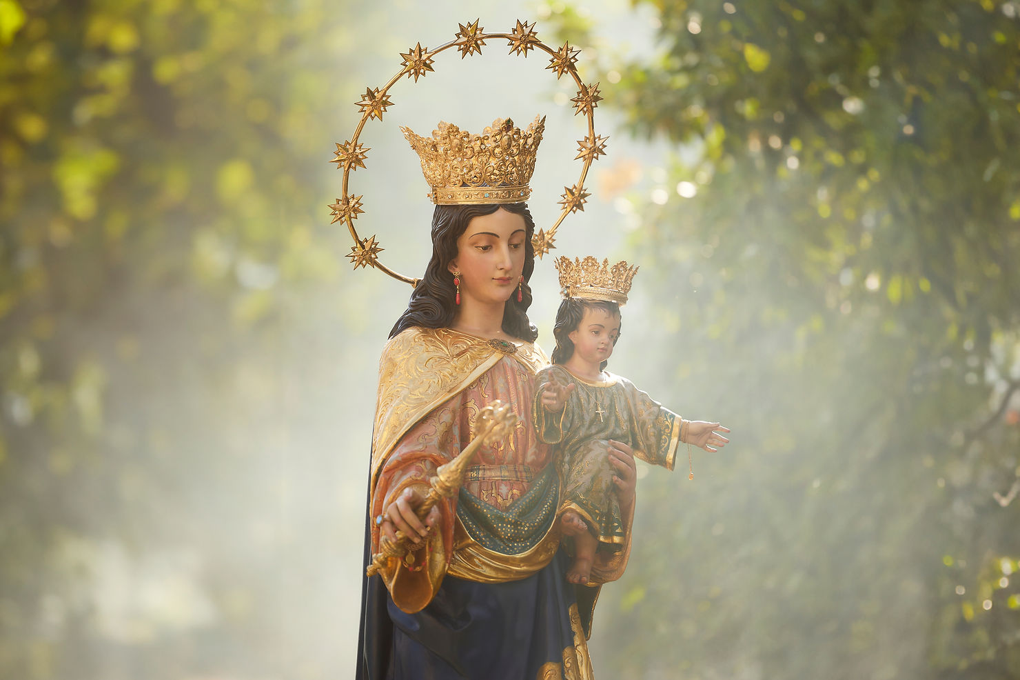 La Natividad de la Virgen y María Auxiliadora